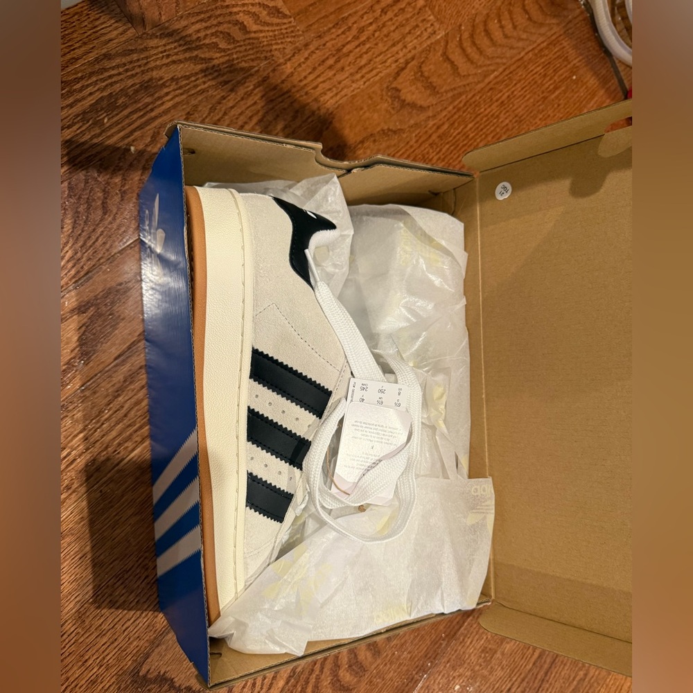 Adidas White and Black Sneakers NWT Campus 00s - Picture 13 of 14